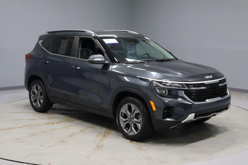 2024 Kia Seltos S in Gravity Gray — front three-quarter view