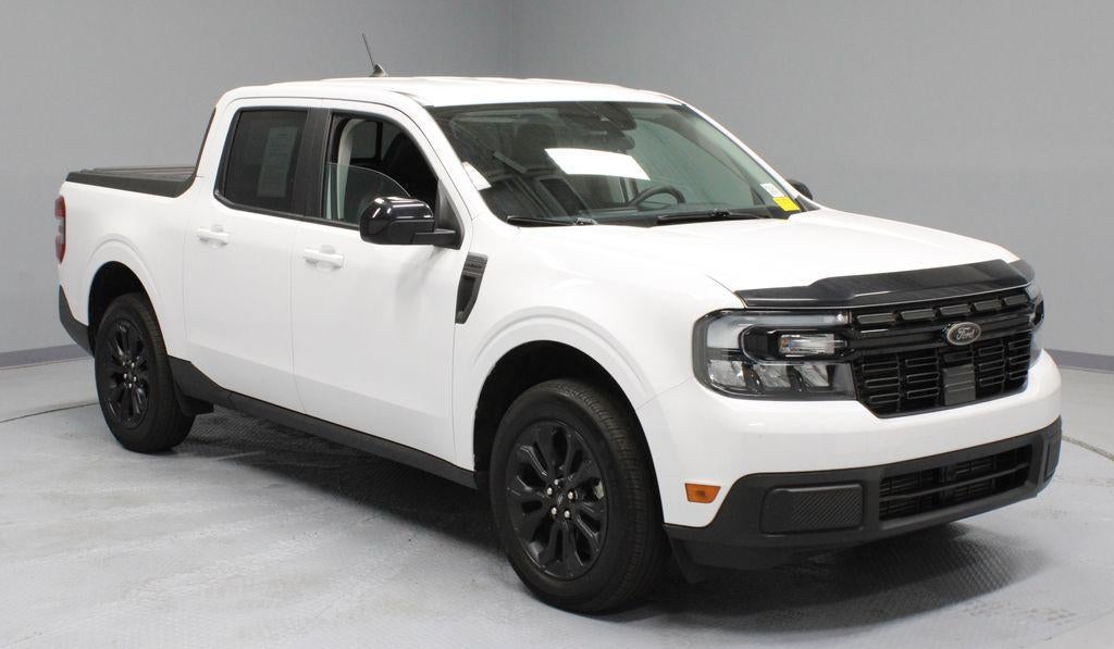 2024 Ford Maverick LARIAT AWD SuperCrew in Oxford White — front three-quarter view