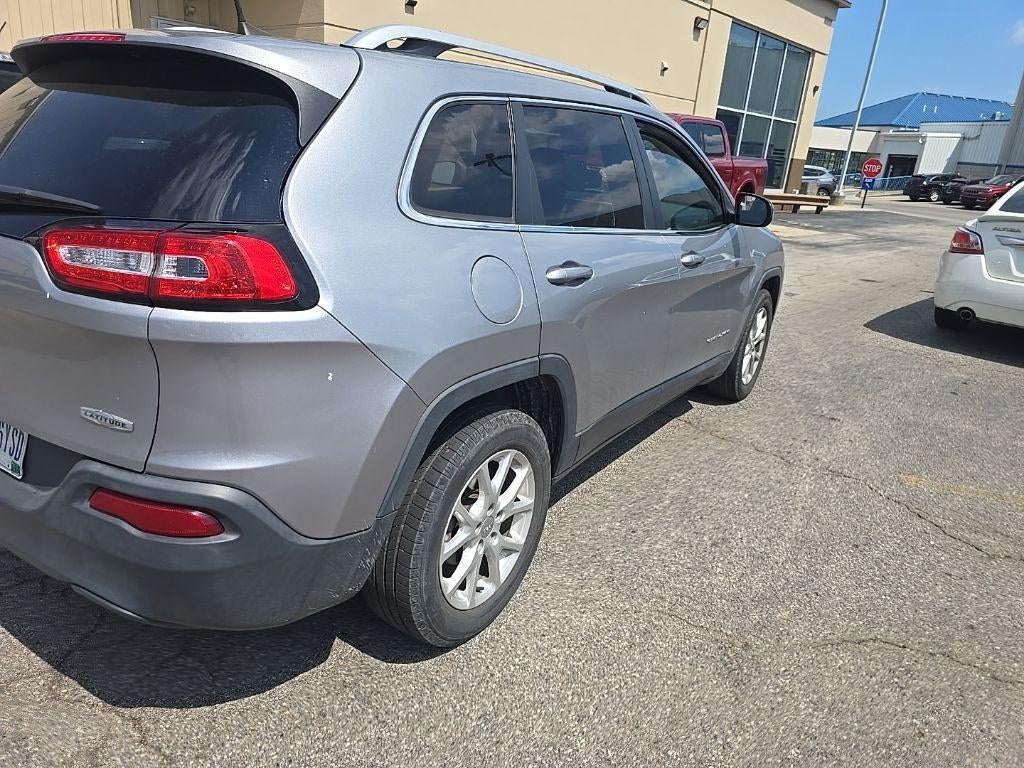 2017 Jeep Cherokee — rear three-quarter view