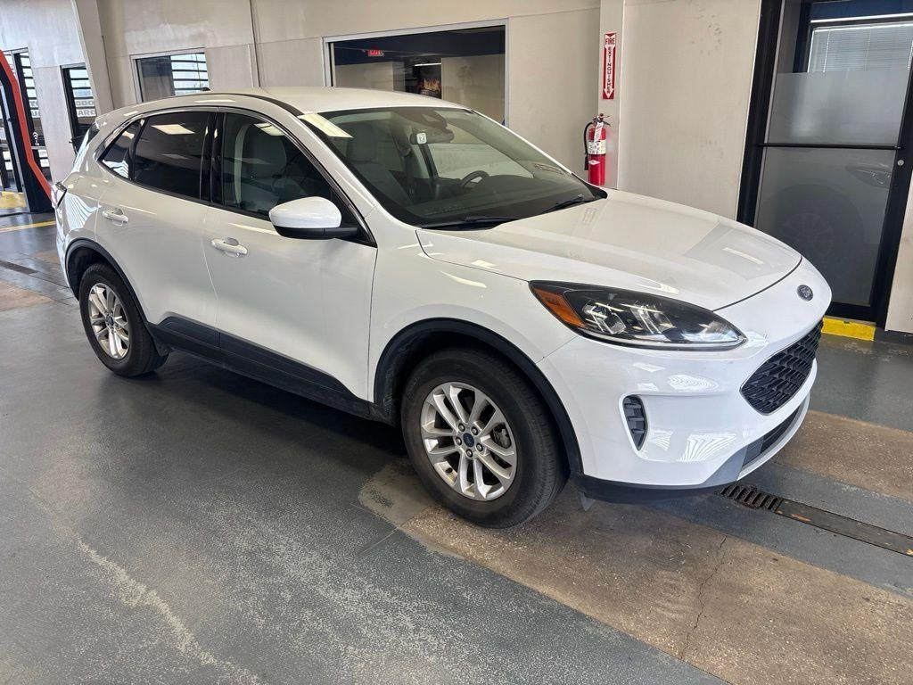 2020 Ford Escape SE in Oxford White — front three-quarter view