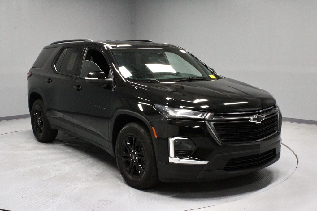 2023 Chevrolet Traverse LT in Mosaic Black Metallic — front three-quarter view