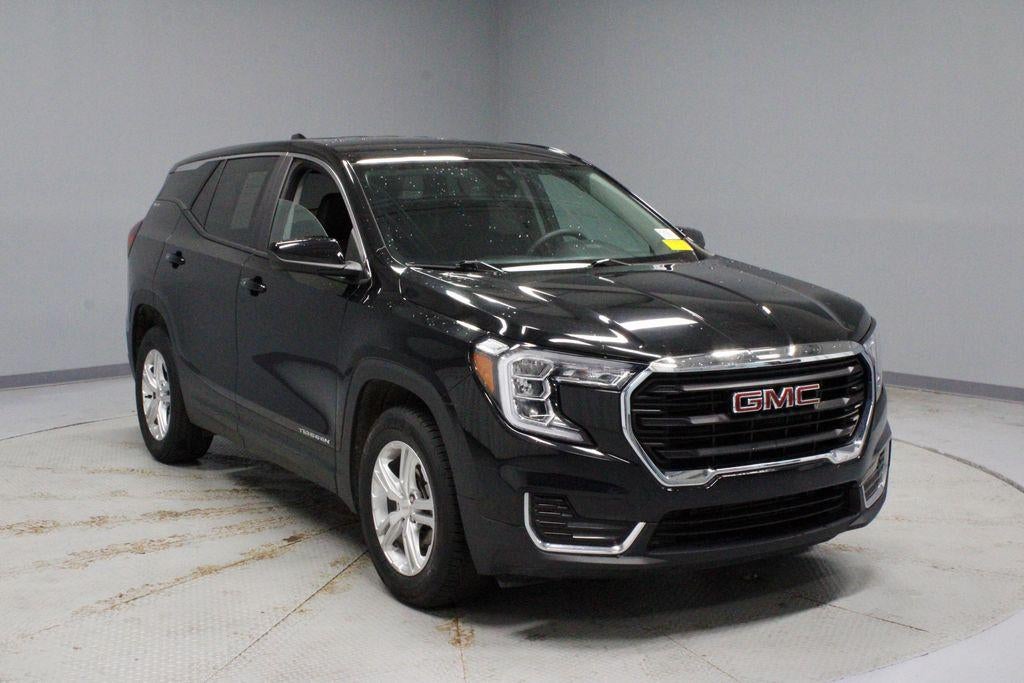 2024 GMC Terrain SLE in Ebony Twilight Metallic — front three-quarter view