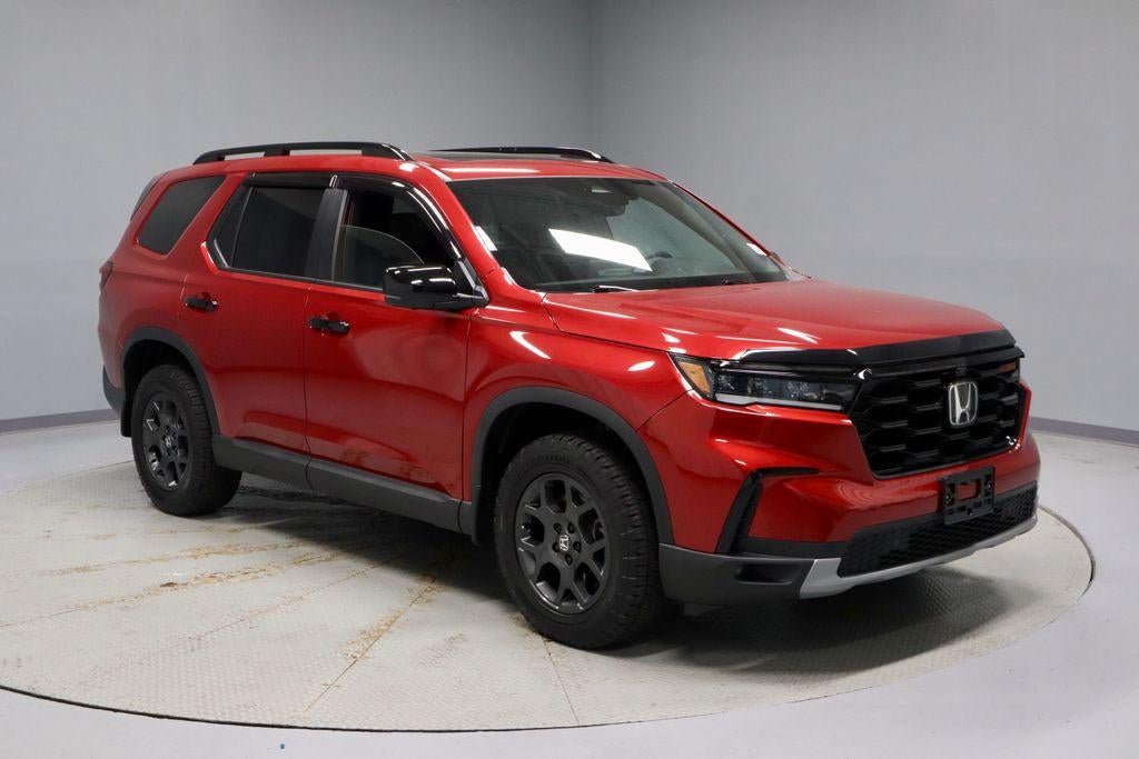 2025 Honda Pilot TrailSport in Radiant Red Metallic II — front three-quarter view