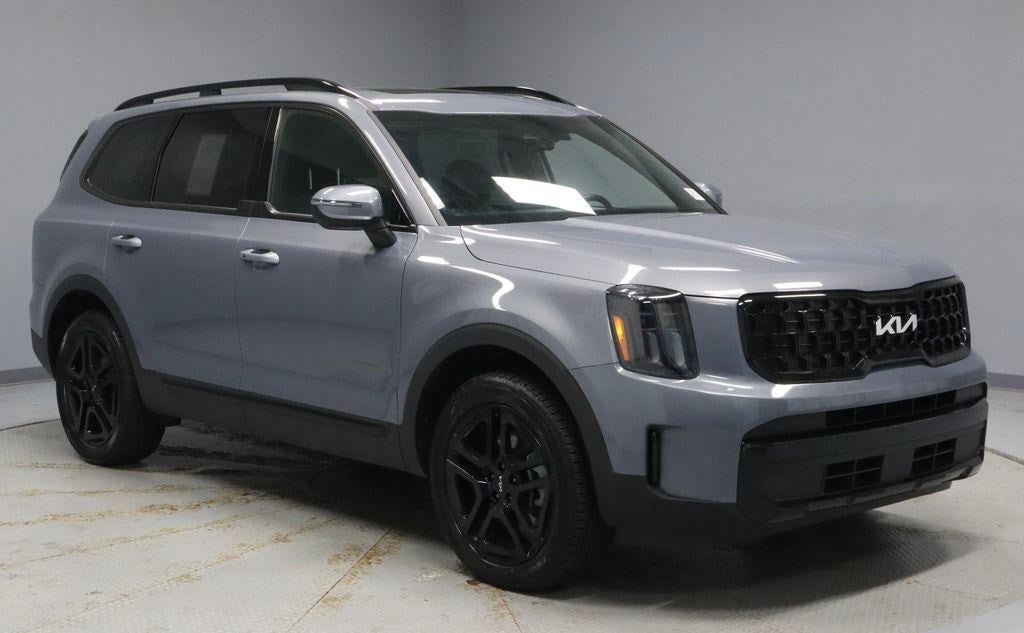 2024 Kia Telluride EX X-Line in Everlasting Silver — front three-quarter view
