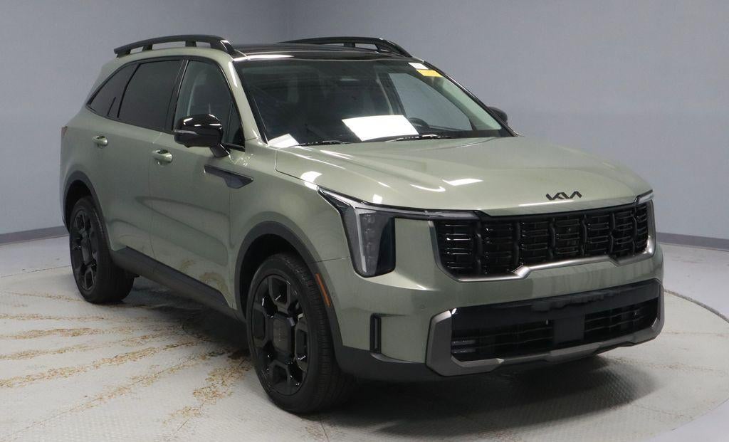 2025 Kia Sorento X-Line SX in Jungle Green — front three-quarter view