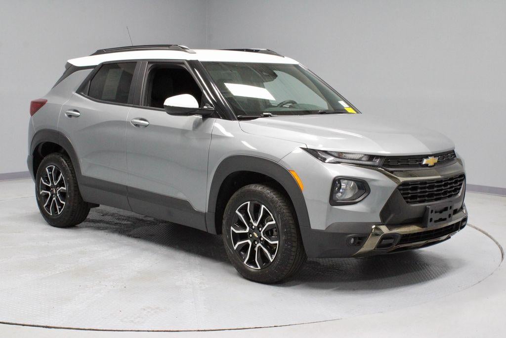 2023 Chevrolet Trailblazer ACTIV in Sterling Gray Metallic — front three-quarter view