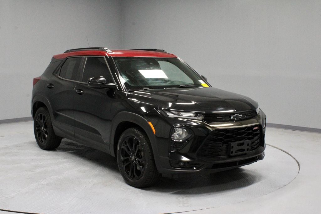 2021 Chevrolet Trailblazer RS in Mosaic Black Metallic — front three-quarter view