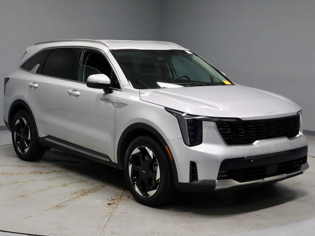 2025 Kia Sorento Hybrid EX in Silky Silver — front three-quarter view